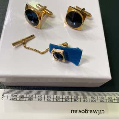  Mens Blue / Gold vintage cuff links and tie pin 