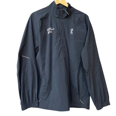 On Mens Size L Black 1/2 Zip Jacket