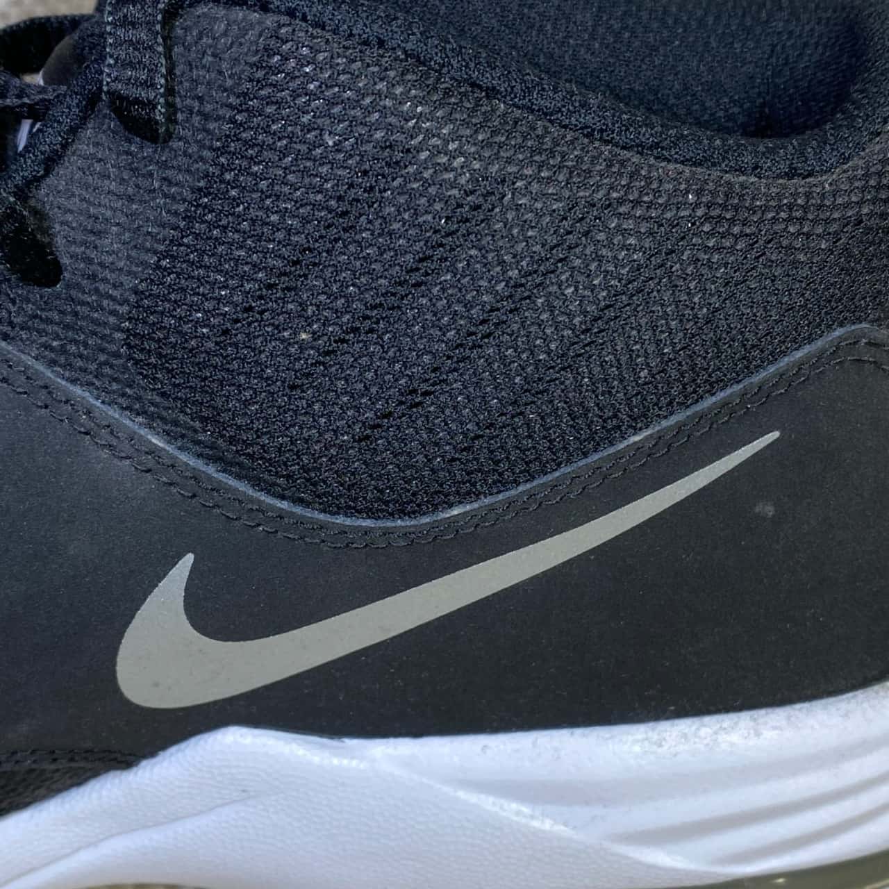 tenis nike air max emergent