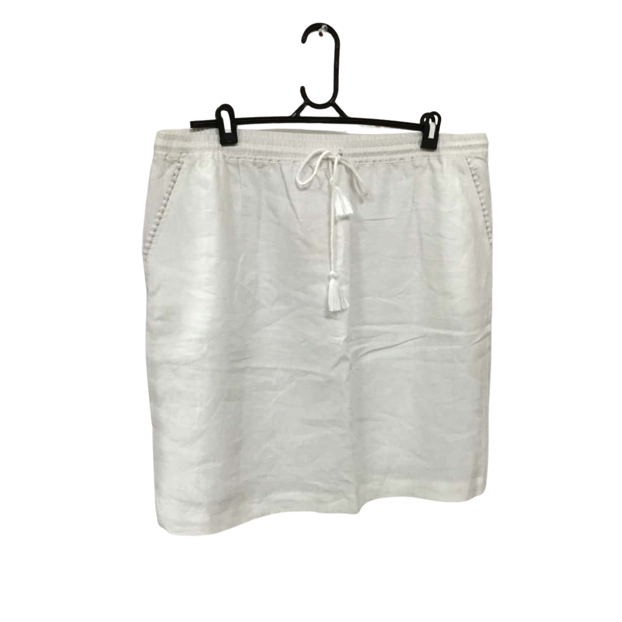 Women’s Noni B Size 18 Knee Length White skirt