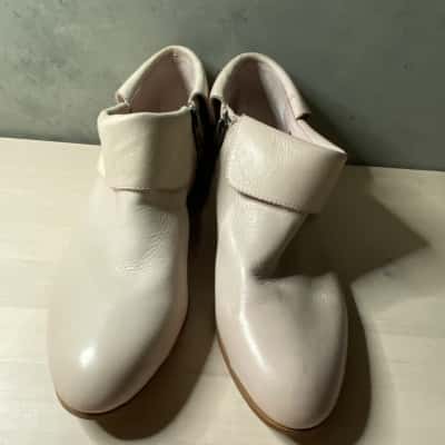 Django & Juliette Leather baby Pink Boots Size 40