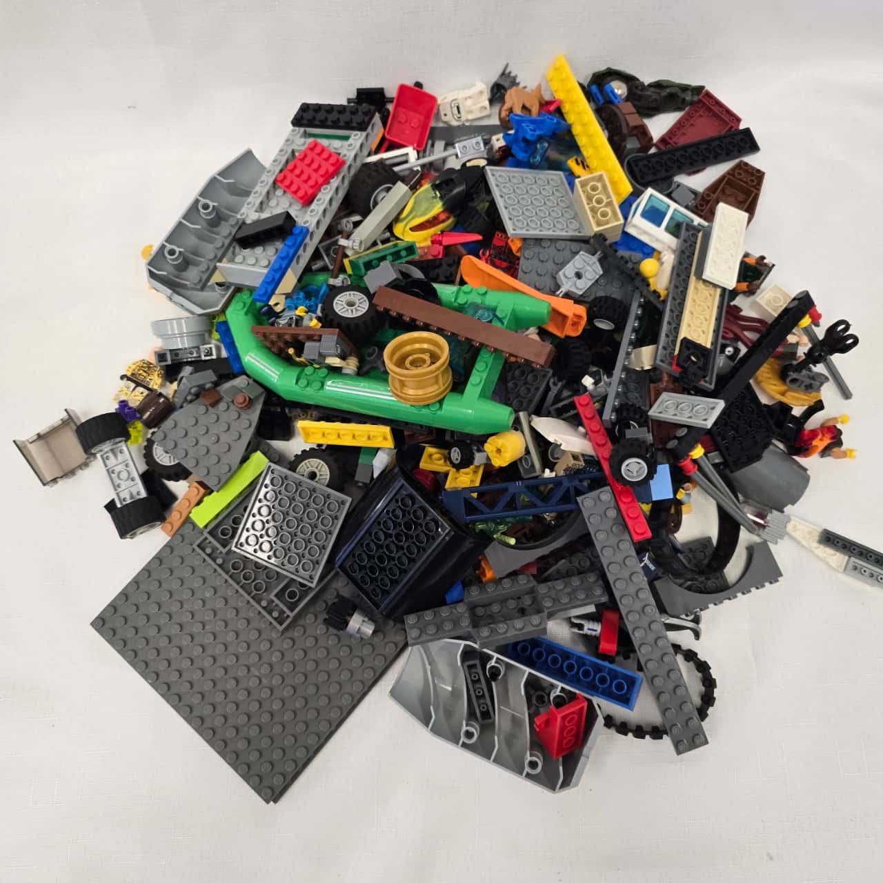 Lego Random Stuff Bag 2 - 1kg of Random Lego pieces