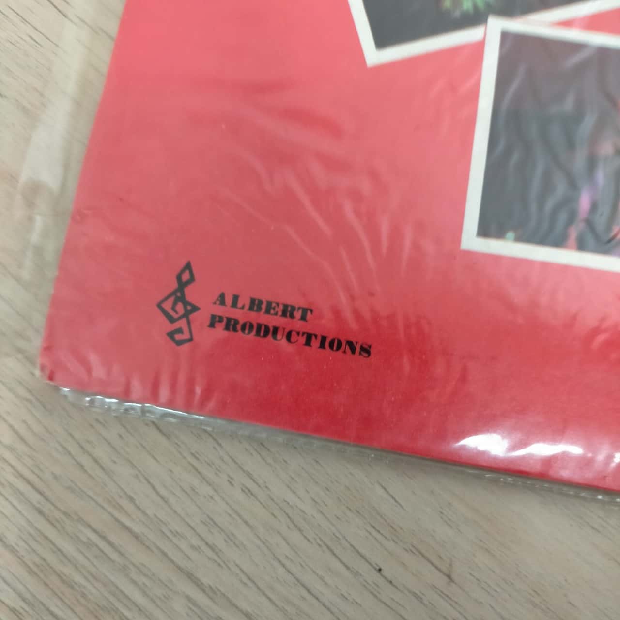 AC/DC HIGH VOLTAGE Vinyl Record EMI Records GUC(s)