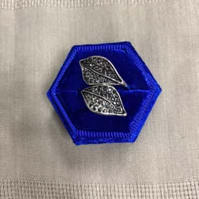  Womens Silver Tone Studded Leaf Ring