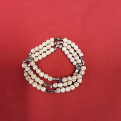  Womens Beaded Bracelet Beige / Brown / Silver 