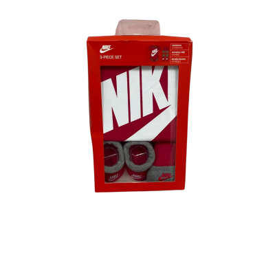 Kids  NIKE 3 piece set RRP $40.00