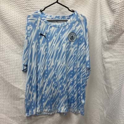 Puma Manchester United Football Club 2025/26 Warm-up Jersey