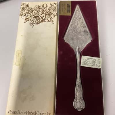 Viners vintage silver plated cake server