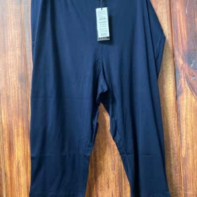 Taking Shape   Size 26 Navy Blue 3/4 leggings new 