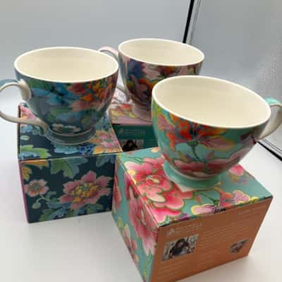 Maxwell Williams A Set of 3 mugs