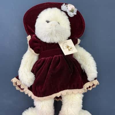 Teddy & Friends Vintage White Teddy Bear