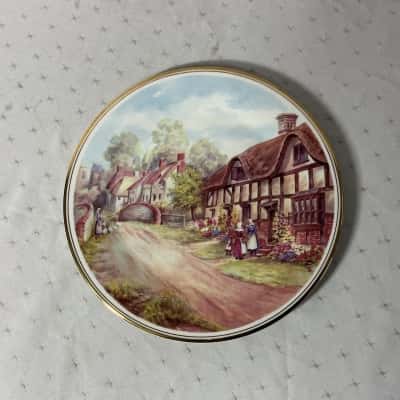 Decorative Royal Vale Village Cottage Scene Porcelain Plate                                  