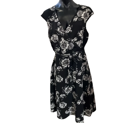  KHOKO  Size 12 Casual Dress Black  / Floral / White 