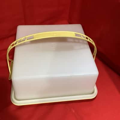 Vintage Tupperware Square sheet cake carrier