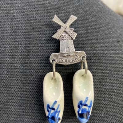 Silver Holland Windmill & Clogs brooch pin 