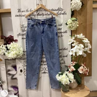 CERES LIFE BRAND! Womens  Size 12 High-Waisted Jeans / Straight Leg Jeans Blue! BEAUTIFUL STRAIGHT LEG JEANS! GREAT FOR DAY OR NIGHT! PERFECT BLUE COLOUR!
