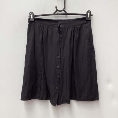 Gorman Womens  Size 10 short Black  skirt