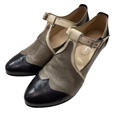 Mentha Womens Size 38 Low Heels - New In Box!