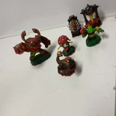 Skylander figurines x 6