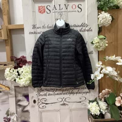 KATHMANDU BRAND! Womens  Size 12 Puffer Jacket Black! AMAZING FOR THOSE COLD DAYS OR ANY ADVENTURE IN WINTER! FEATURING ZIP POCKETS AND A HIGHER NECK! 