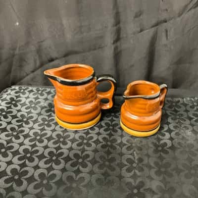 Vintage Set of 2 ceramic measuring jugs 1/4 and 1/8