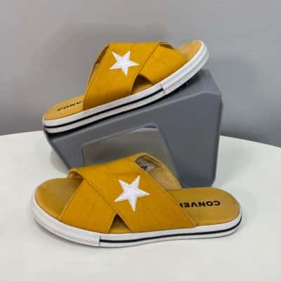 Converse Womens  Canvas Slides Size 6 Yellow 