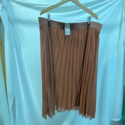 Sara Womens Brown skirt size 22