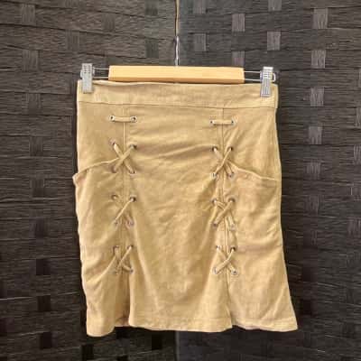 Halo and Hutch Womens  Size 8 Beige 