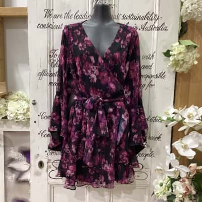 CITY CHIC BRAND! Womens  Size 18 / M Long Sleeve Dress / Mini Dress Black  / Floral / Pink. BNWT! BEAUTIFUL FLORAL TIE WAIST DRESS! FLARED SHEER SLEEVES! GREAT FOR ANY PARTY!