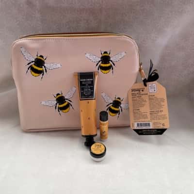  Women’s Beesy-Body Honey Collection Gift Pack