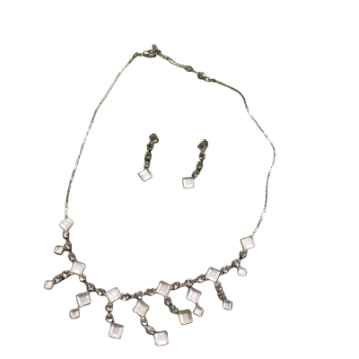  Womens necklace and earrings set (jb)