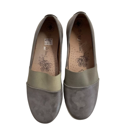 Brand New Wilde De Lites Womens  Size 38 Metallic Grey Loafers 