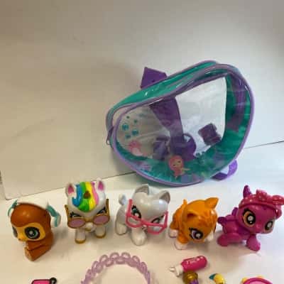 “Littlest Pet Shop LPS & Twisty Petz Toy Figure Lot with Clear Travel Bag”