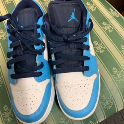 Nike Kids air Jordan 1  style 553560-144 runners size 4Y