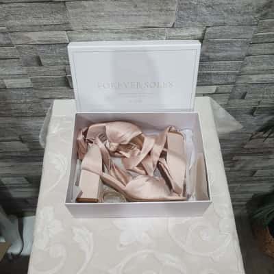 forever soles  Womens  Size 7 Heels Beige / honey sandal