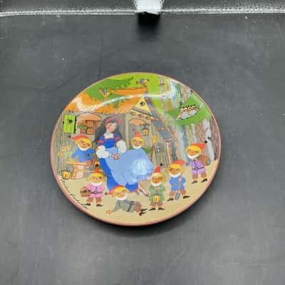 Poole Pottery 151 Snow White 15 cm Plate 