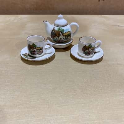 Miniature teapot and cups GEMS OF TASMANIA