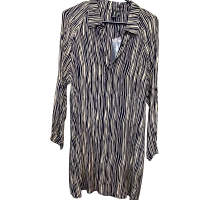 Izabel London  Womens  Size XL Button Up Top Black  / Pattern 