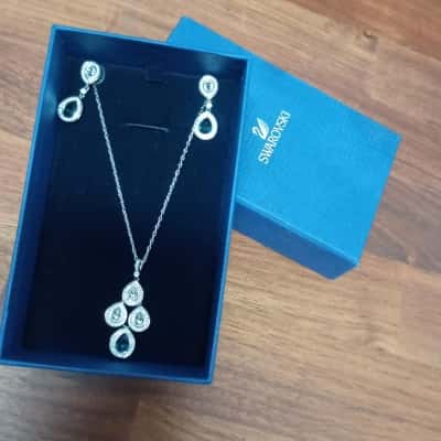 Swarovski Necklace & Earrings Set