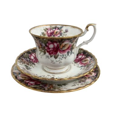 Royal Albert Autumn Roses Vintage Teacup Triplet 