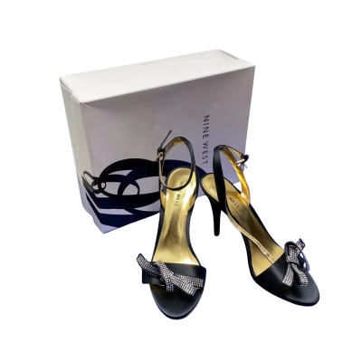 Nine West Womens  Size 7.5 Black  / Silver Shoes