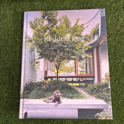 Resident Dog: Incredible Homes and the Dogs That Live There