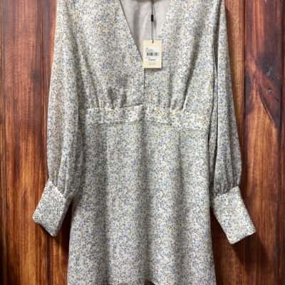 The East Order   Size L Floral dress new 