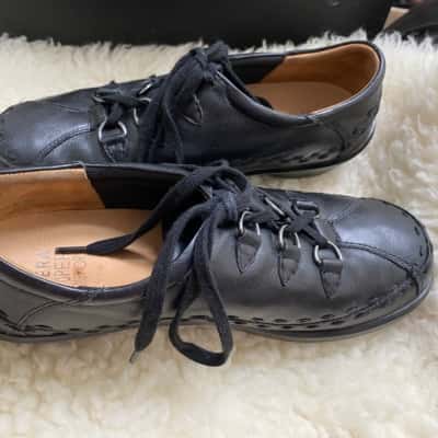 Ziera Womens  Size 38 Black  