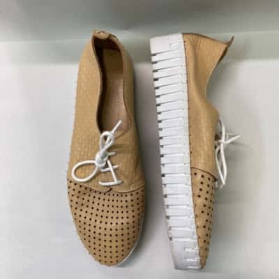 BUENO Size 38 Beige Leather Sneakers with White Trim