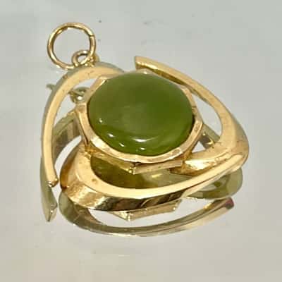 Vintage Nephrite Jade Gold Pendant 