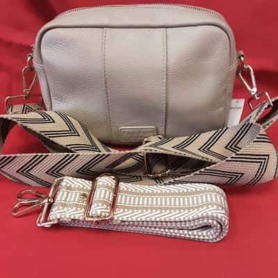  Womens Shoulder Bag Beige pom pom London small size zippered double strap shoulder bag