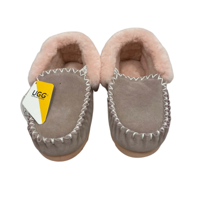 UGG PINK MOCCASIN SIZE M9 L11