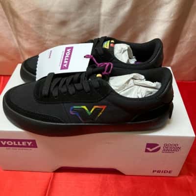 VOLLEY PRIDE SHOES W7 / M5 Brand New in box! 