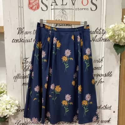 Princess Highway Brand! NWOT GORGEOUS A-LINE MIDI SHIRT W/ LARGE FLOWER PATTERN! DESIGNED IN AUSTRALIA! Womens  Size 10 A-Line Skirt / Midi Skirt Floral / Pattern / Teal 